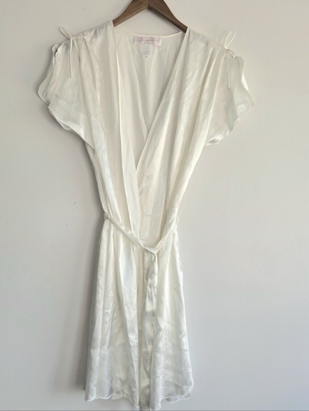 Vintage Oscar de la Renta Silky Ivory Wrap Robe Belt Soft Girl Flutter Sleeve M